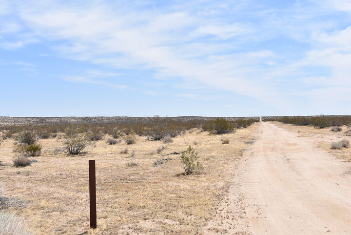 Property Photo:  20000 E Ave B  CA 93535 