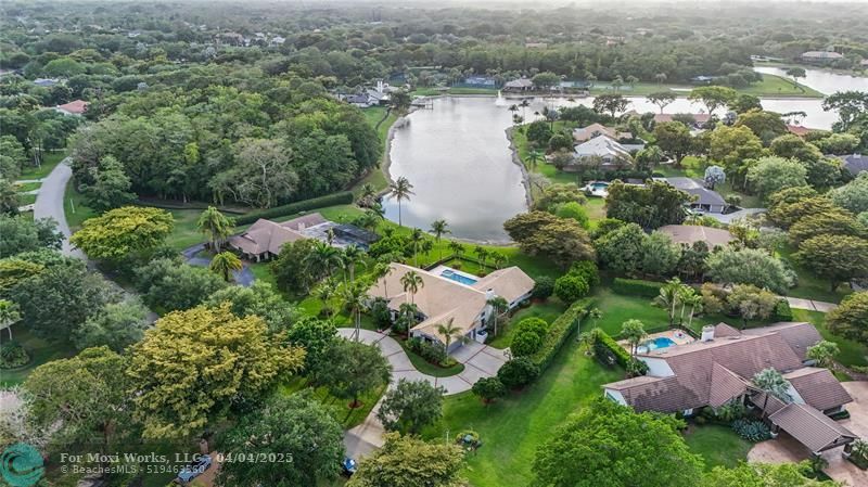 Property Photo: 6801 E Cypresshead Dr FL 33067