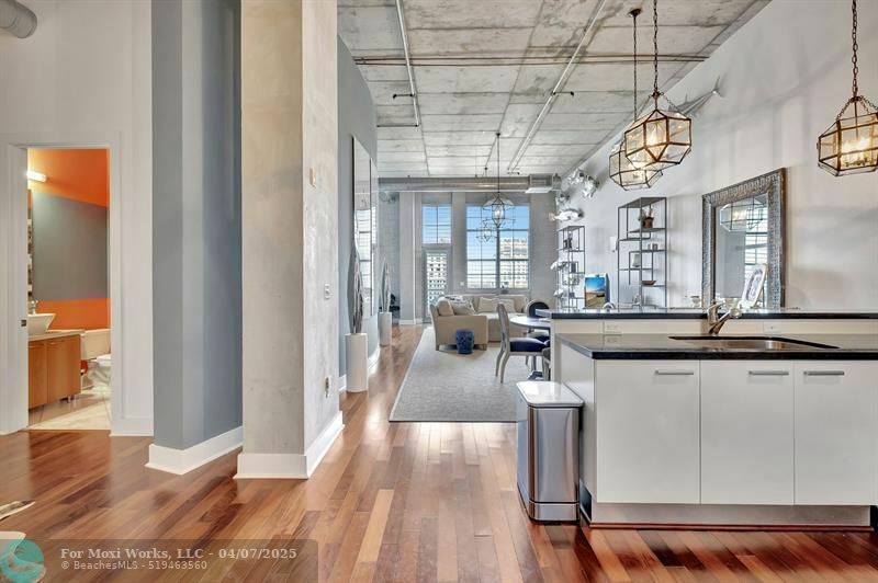 Property Photo: 411 NW 1st Ave 704 FL 33301