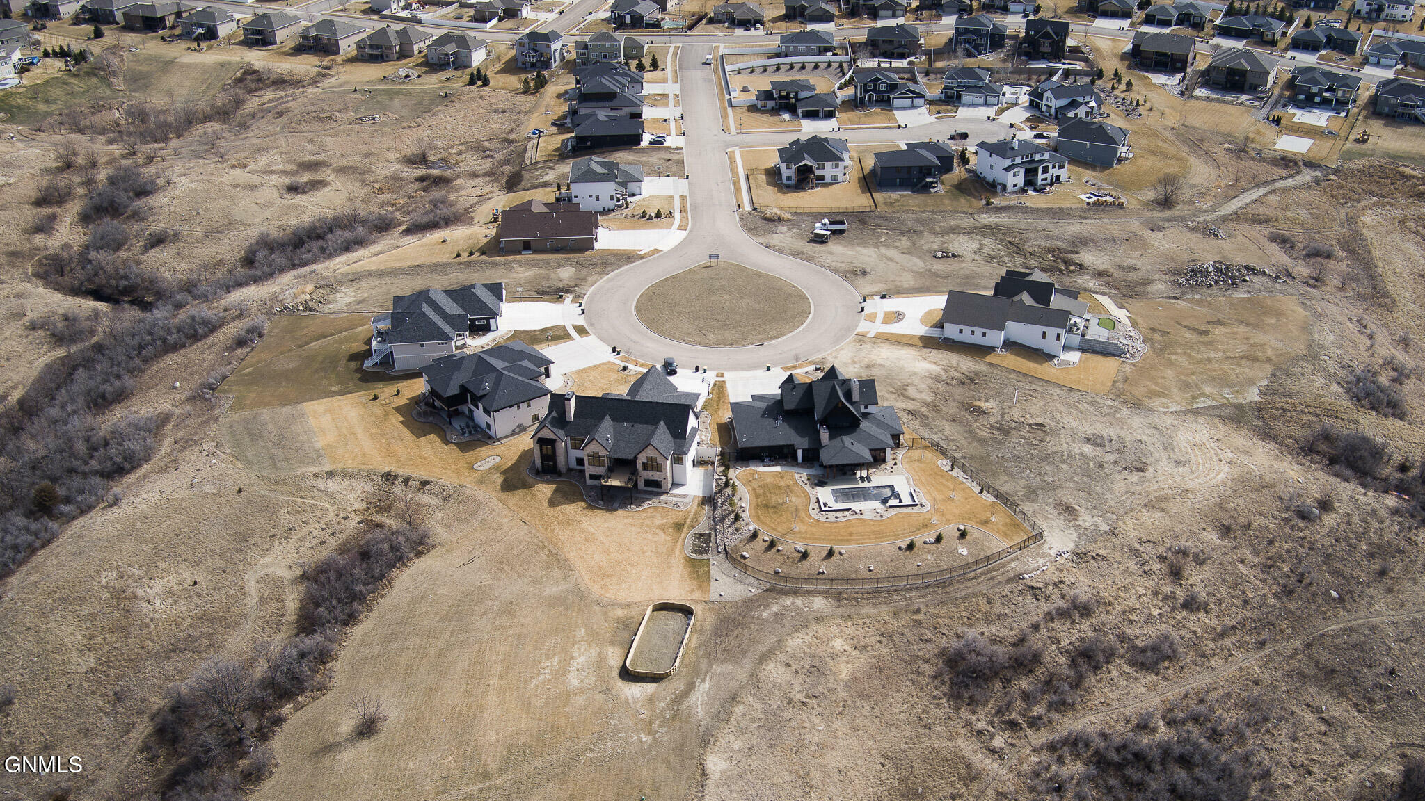 Property Photo: 1501 Crest Road ND 58503