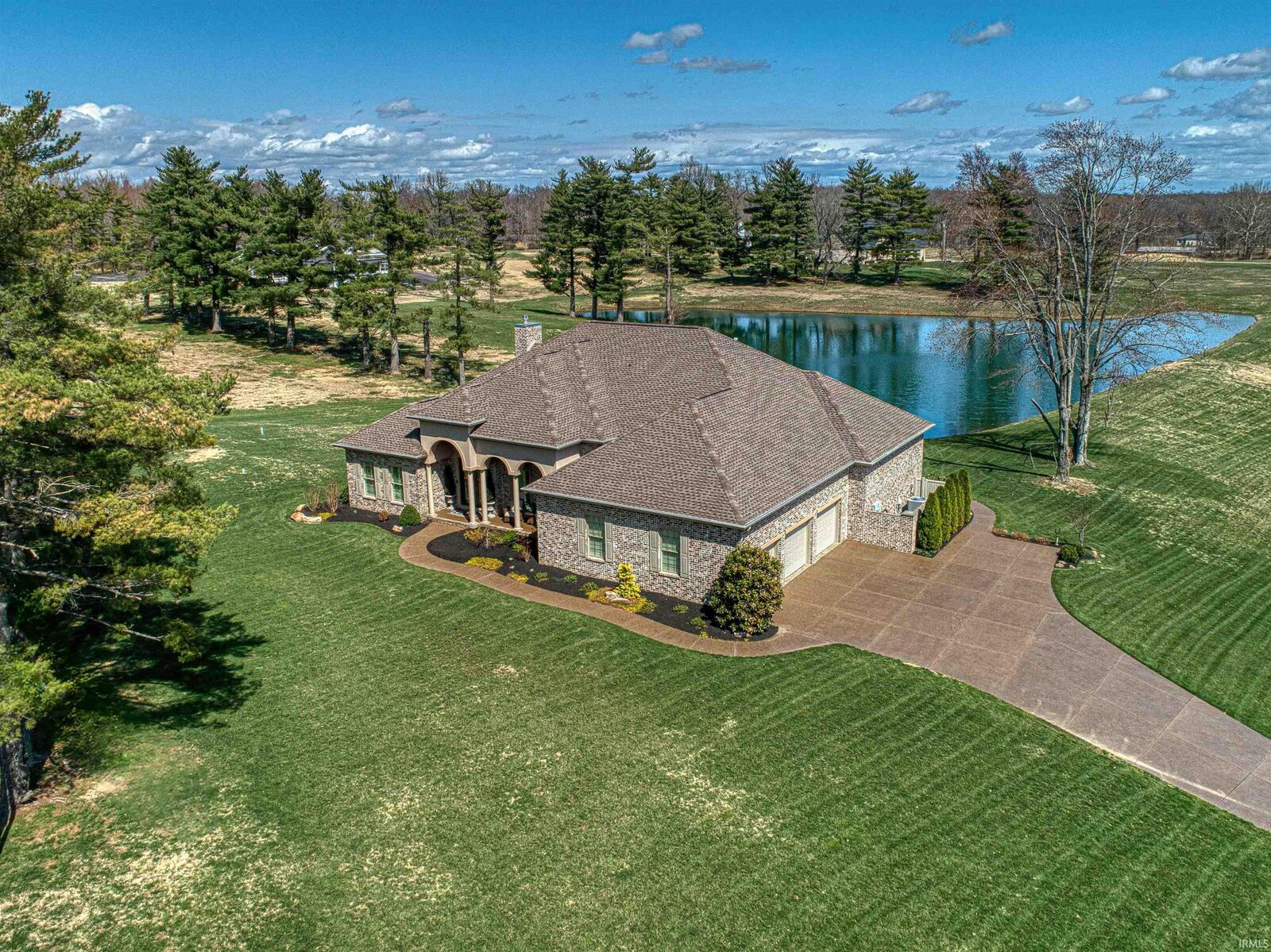 Property Photo: 919 Clearcrest Drive IN 47710