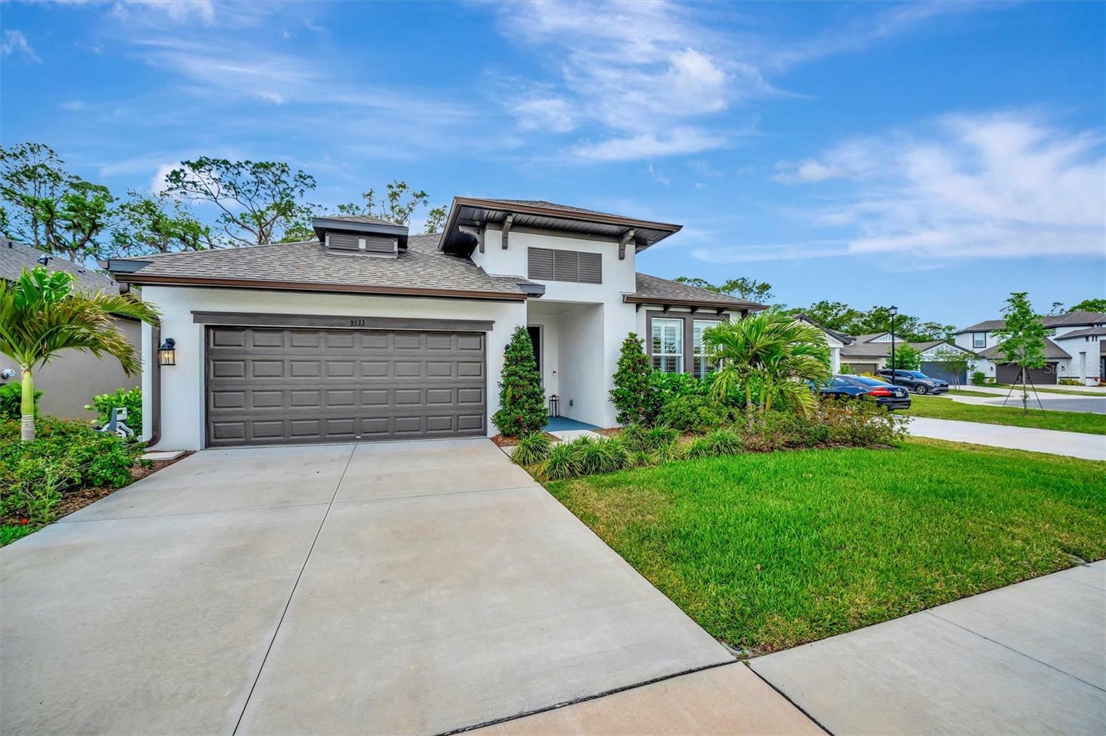 Property Photo: 3533 Secluded Court FL 34240