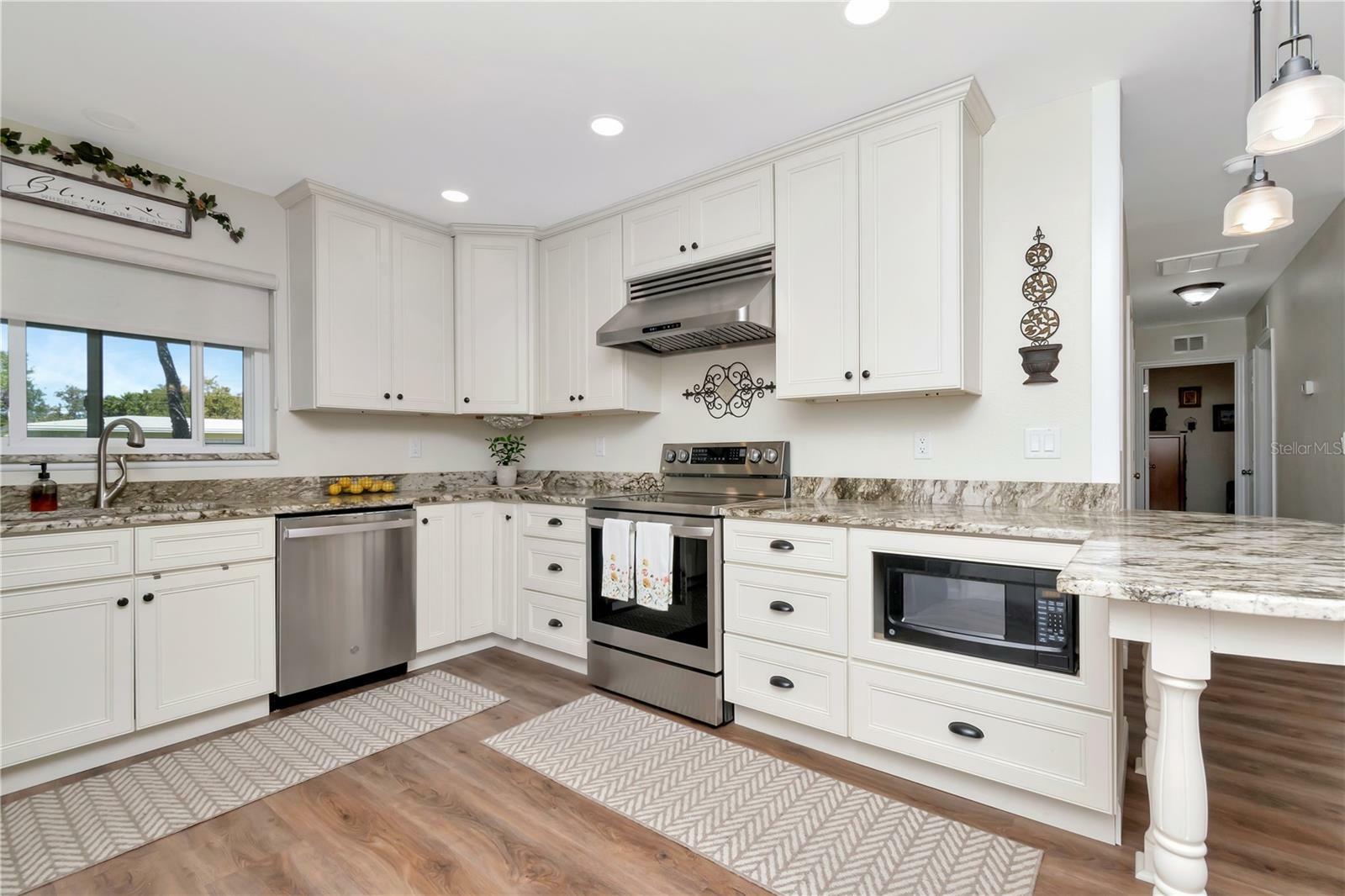 Property Photo:  13596 Croft Drive N  FL 33774 