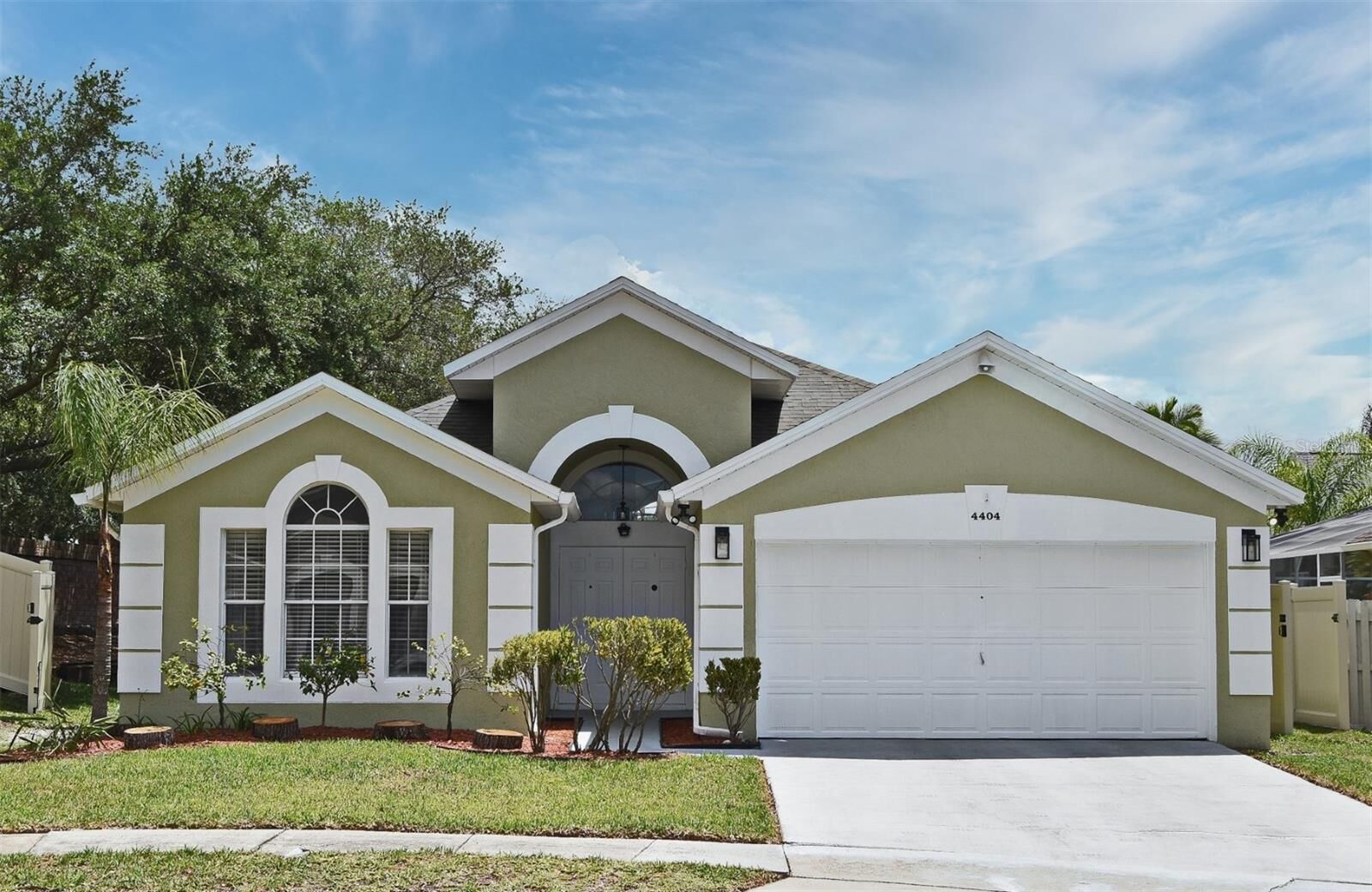 Property Photo: 4404 Gwyndale Court FL 32837