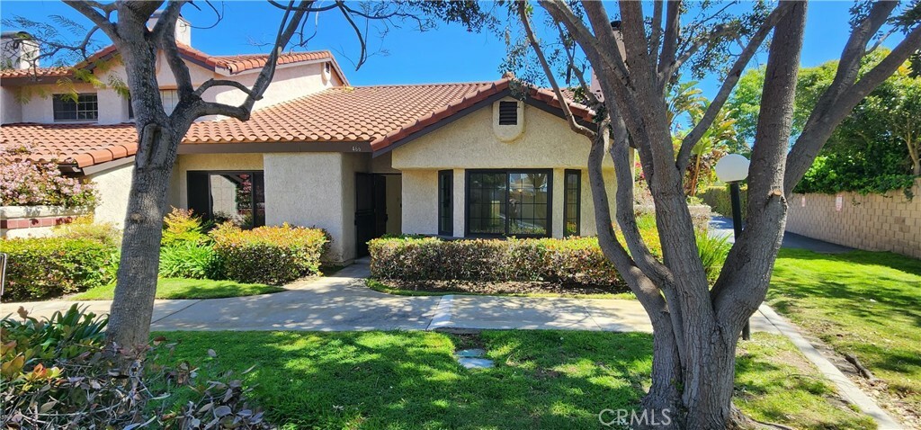 Property Photo:  466 Las Palomas Drive  CA 93041 