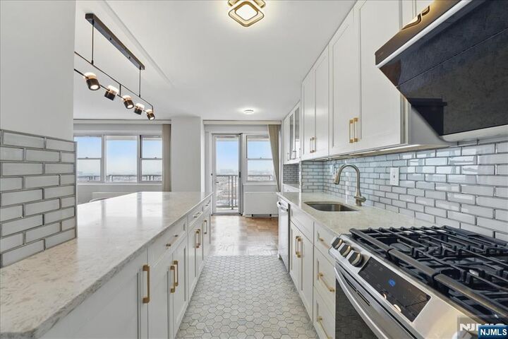 Property Photo: 6600 Jfk Blvd E 18K NJ 07093