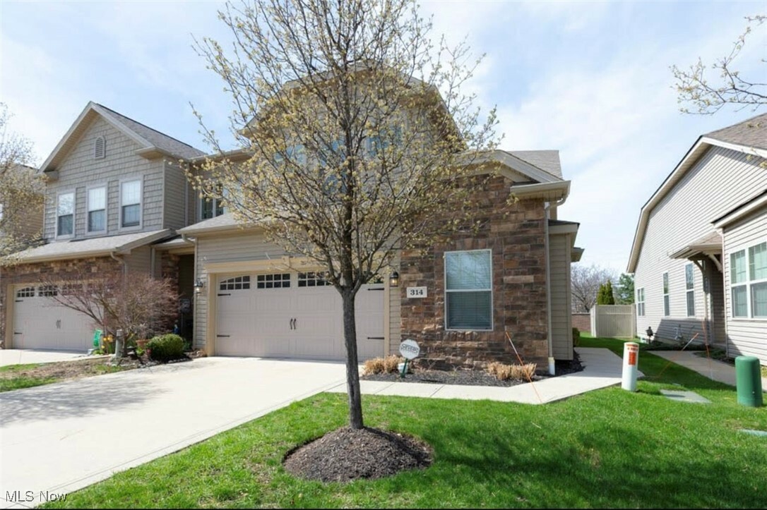 Property Photo: 314 Lakewick Lane OH 44095