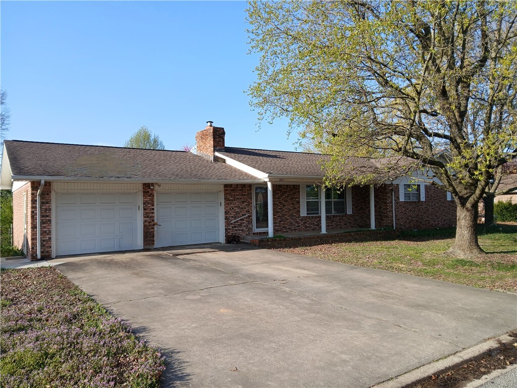 Property Photo:  1003 Freeman Avenue  AR 72616 
