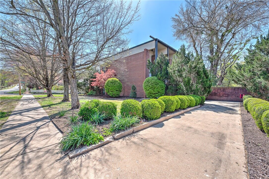 Property Photo: 321 E Lafayette Street 103 AR 72701