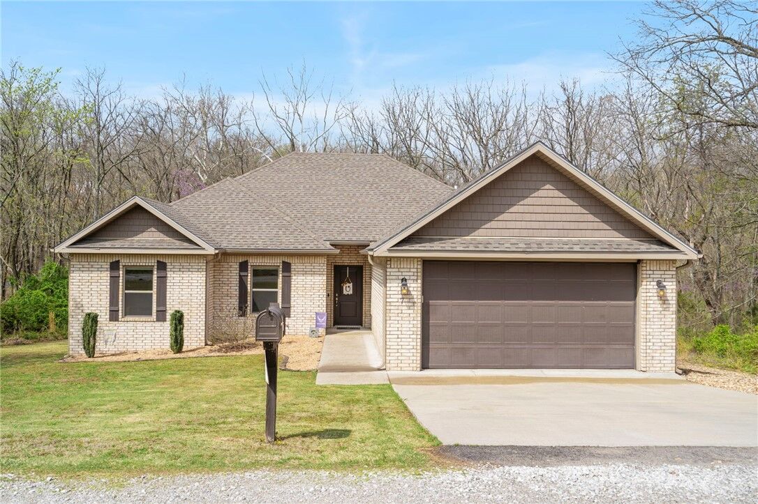 Property Photo:  7 Hexham Lane  AR 72715 