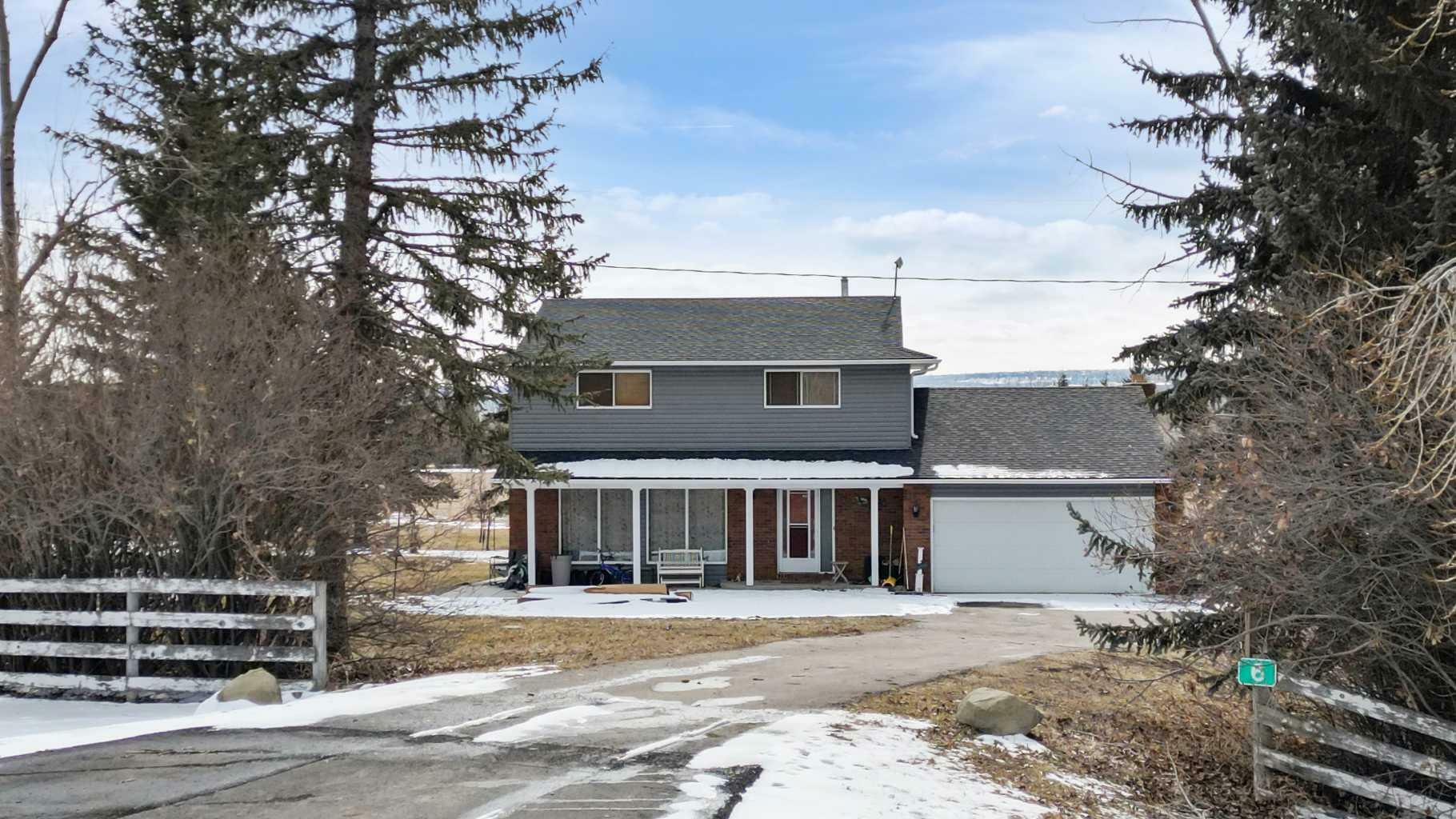 Property Photo: 6 Golden Key Estates AB T3P 1A5