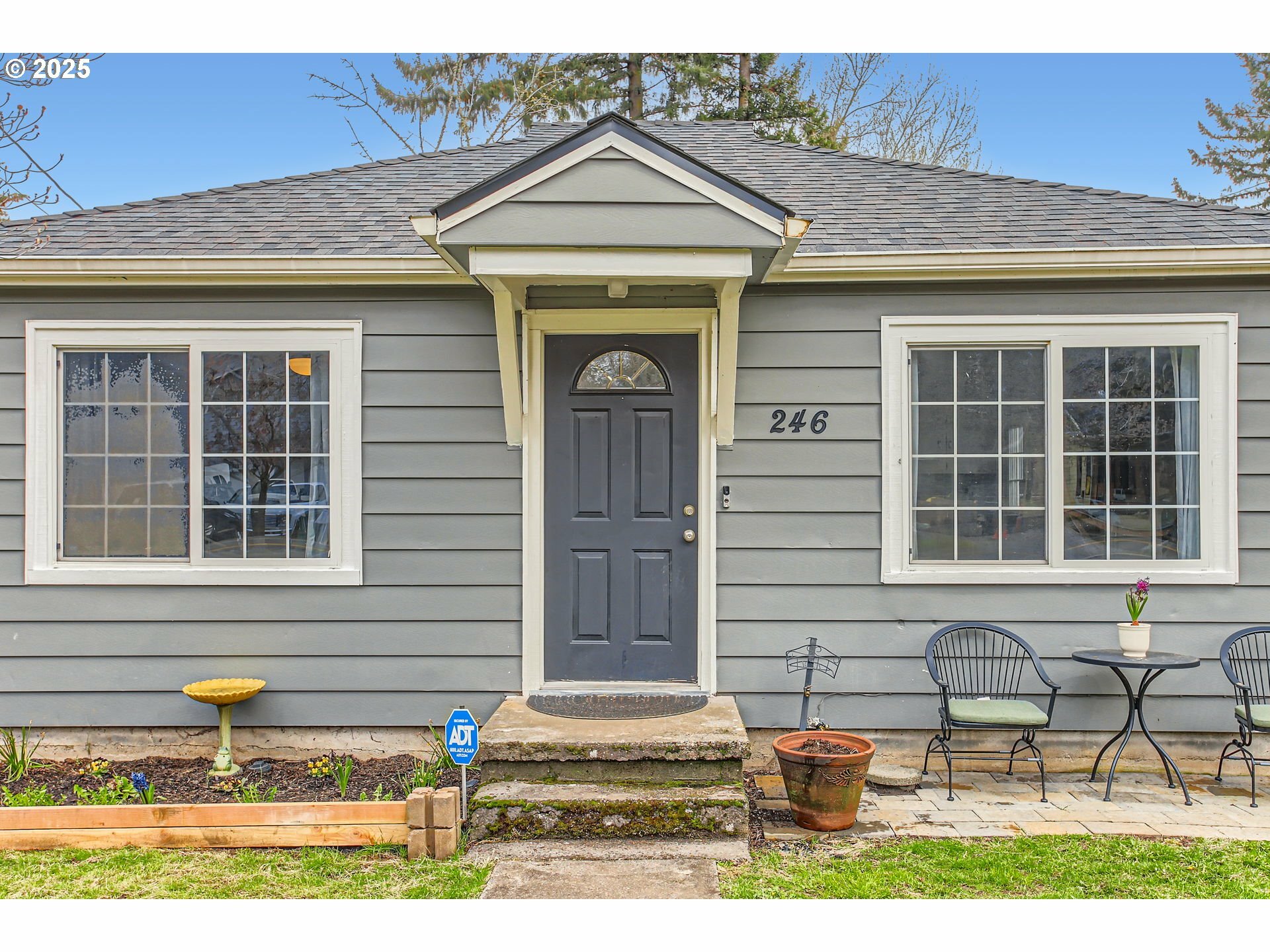 Property Photo: 246 NE 192nd Ave OR 97230