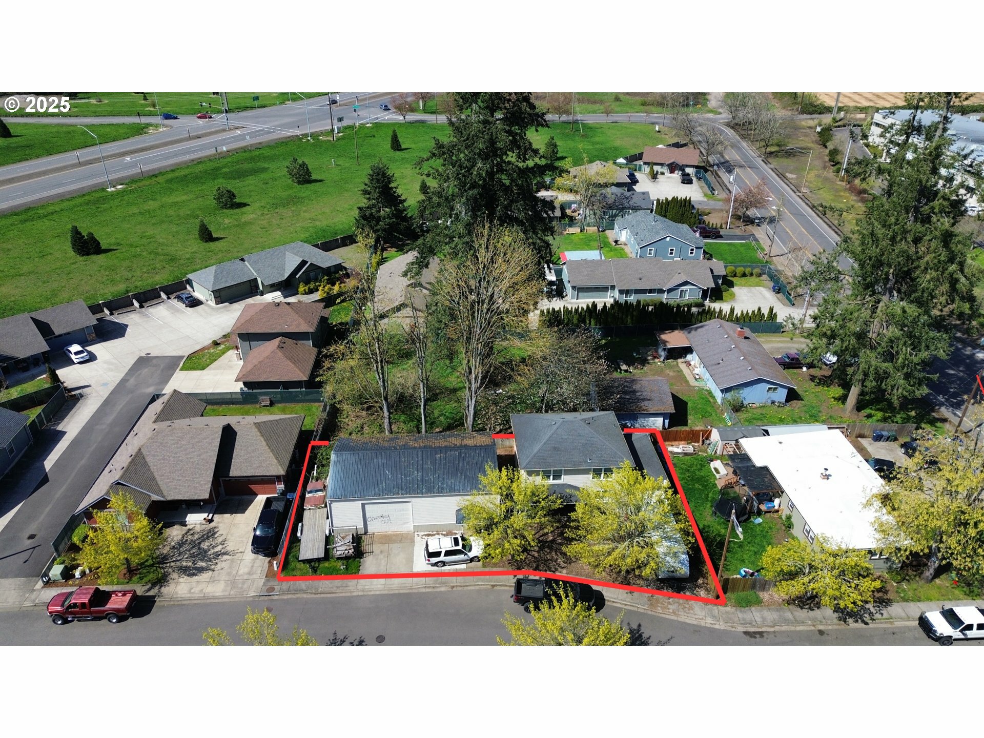 Property Photo: 1072 53rd St OR 97478