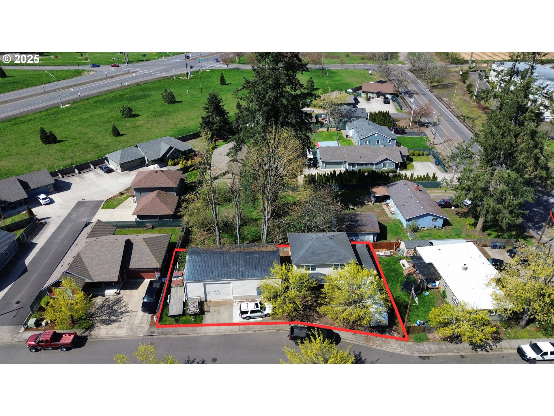 Property Photo: 1072 53rd St OR 97478