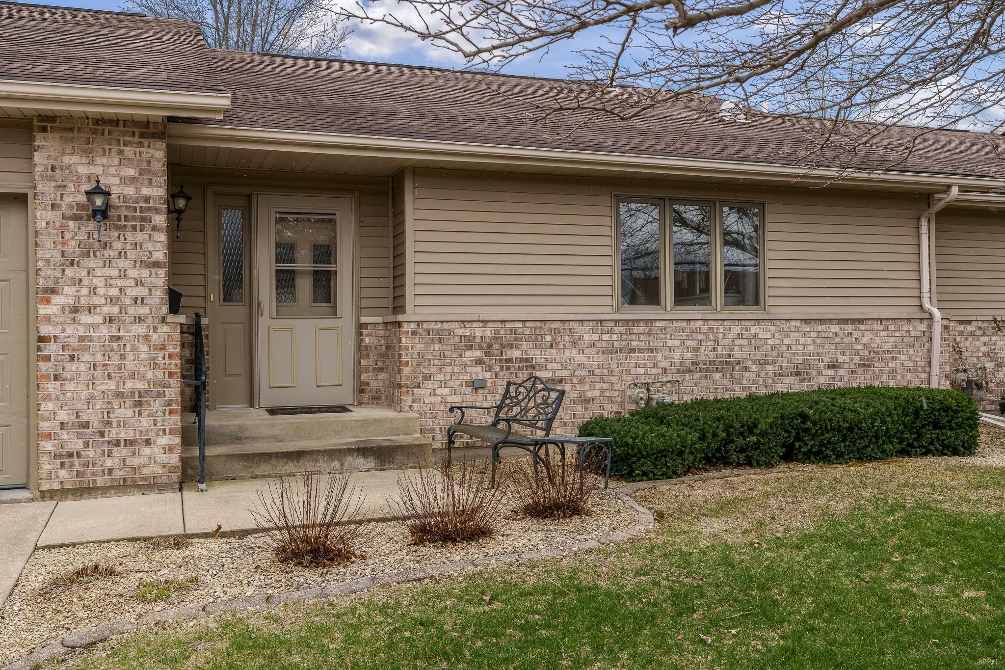 Property Photo: 707 Seminole Drive IL 61032