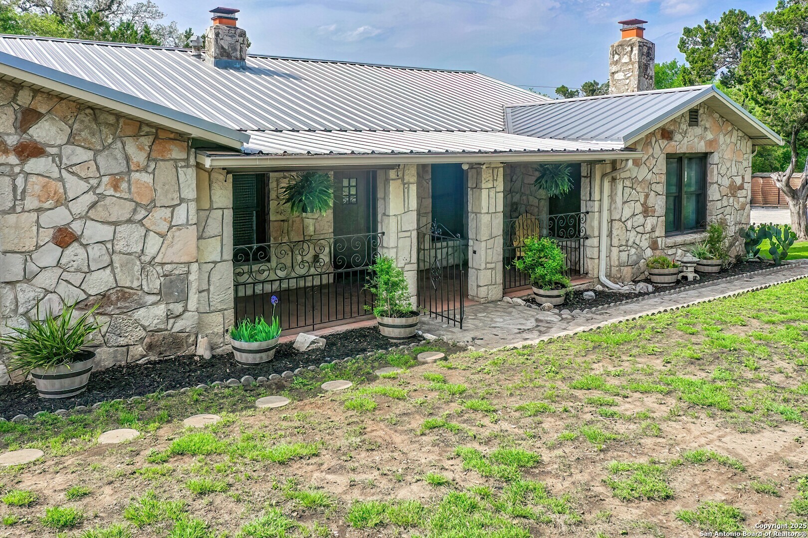 Property Photo: 6986 County Road 271 TX 78056