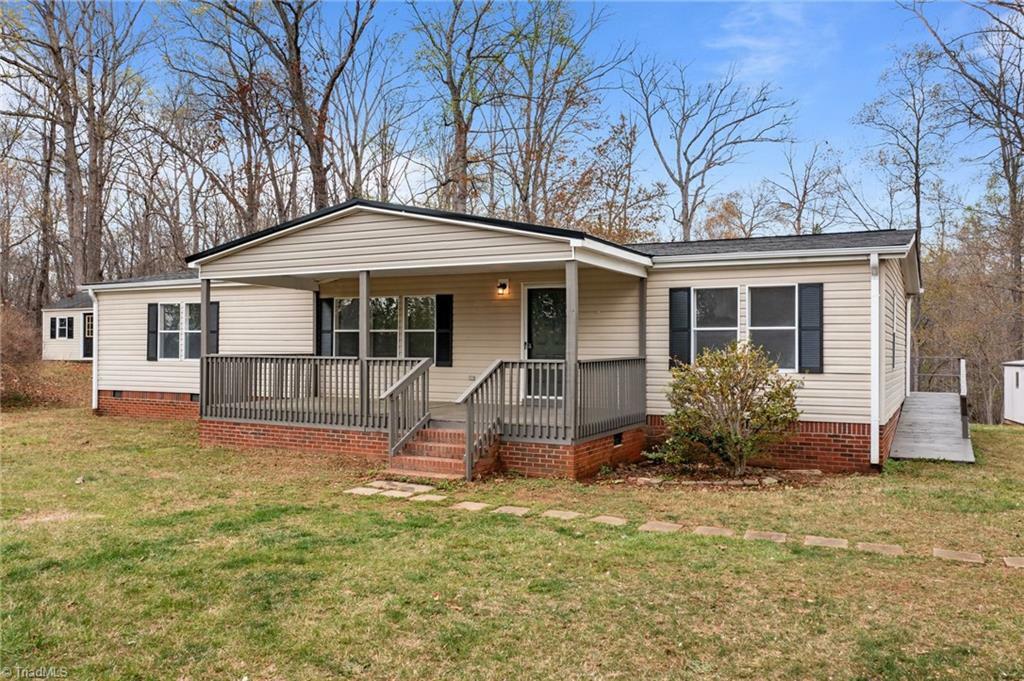 Property Photo: 329 Reavis Road NC 28634