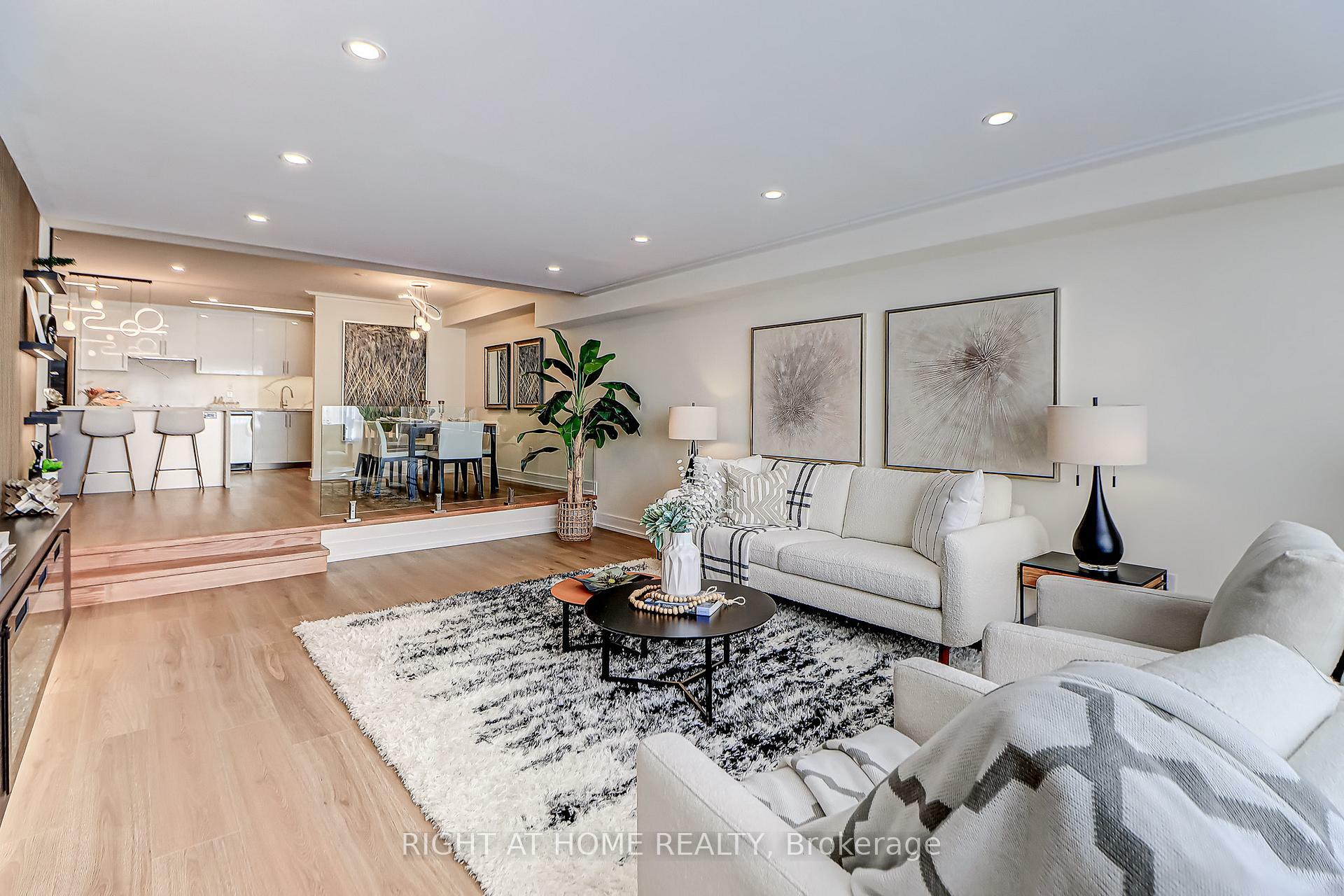 Property Photo: 130 Carlton Street 1207 ON M5A 4K3