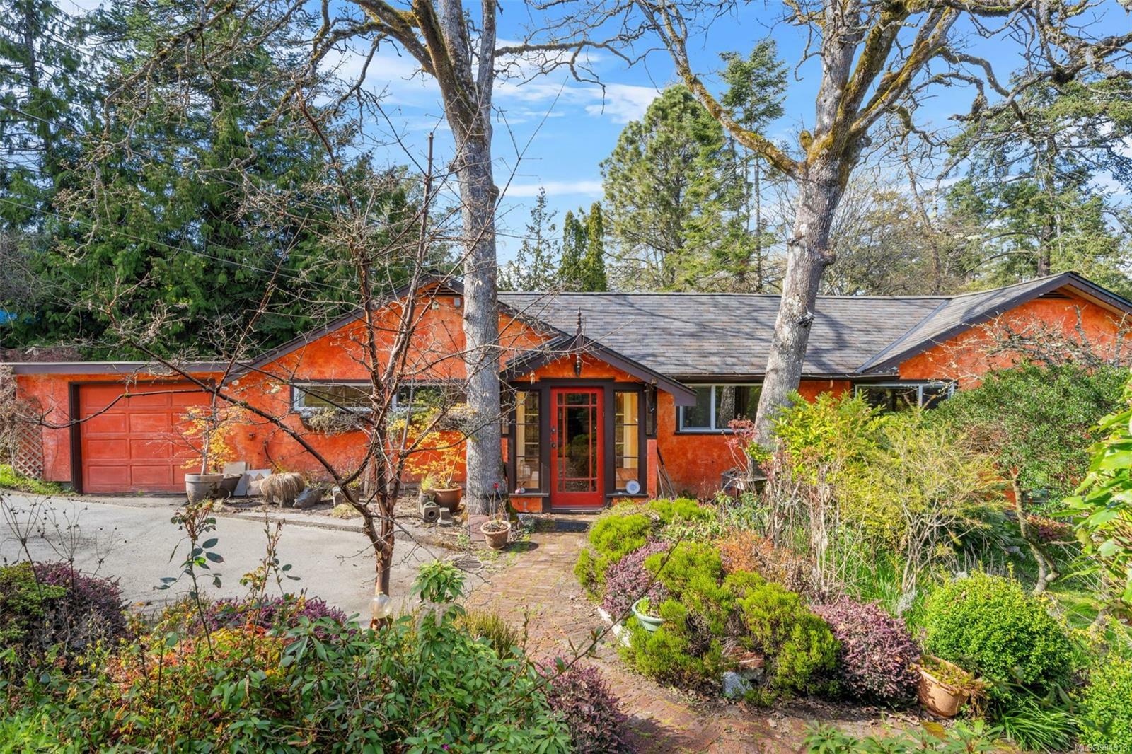 Property Photo: 3110 Admirals Rd BC V8Z 4M9
