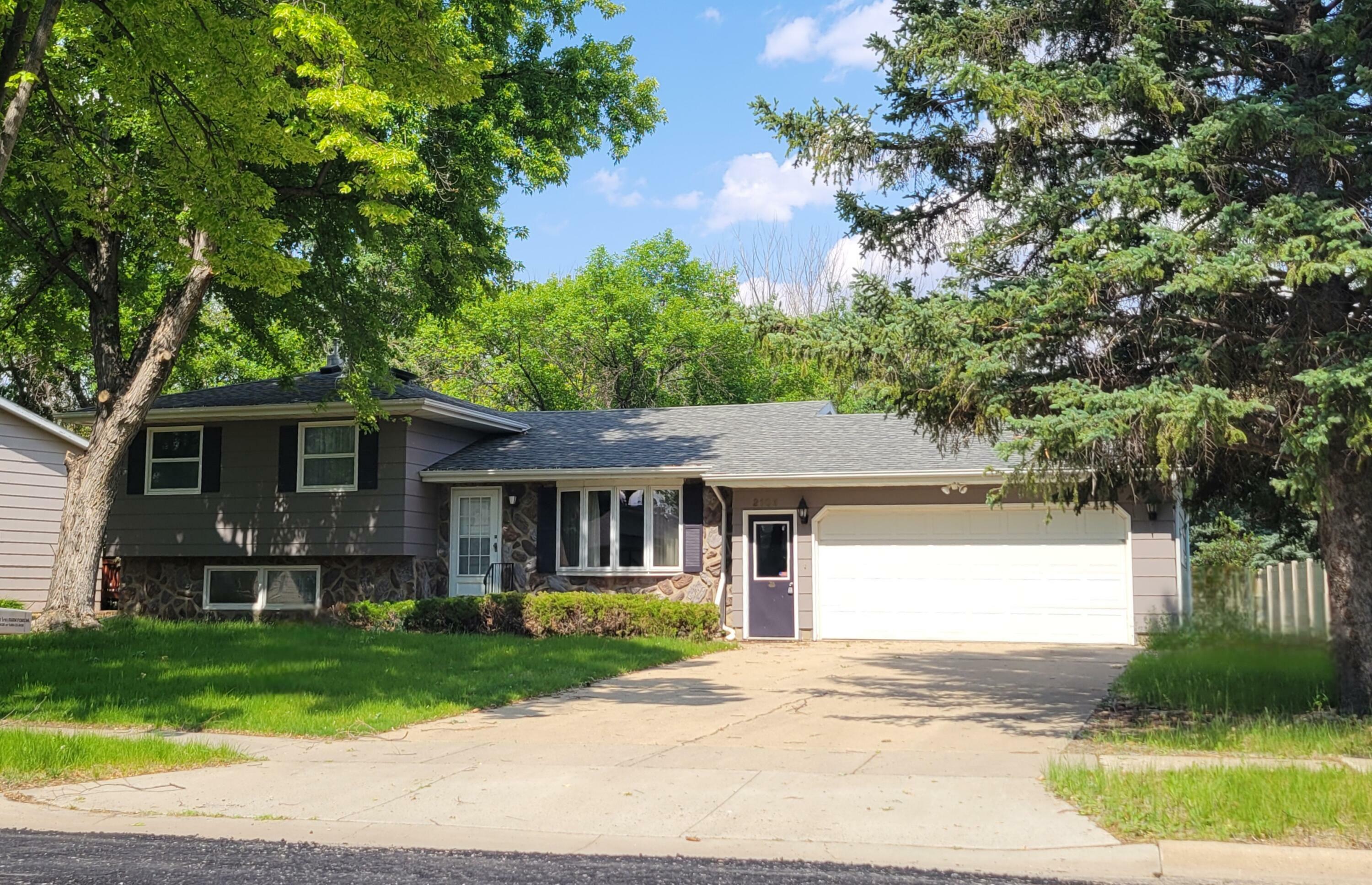 Property Photo: 2106 N Jay St SD 57401