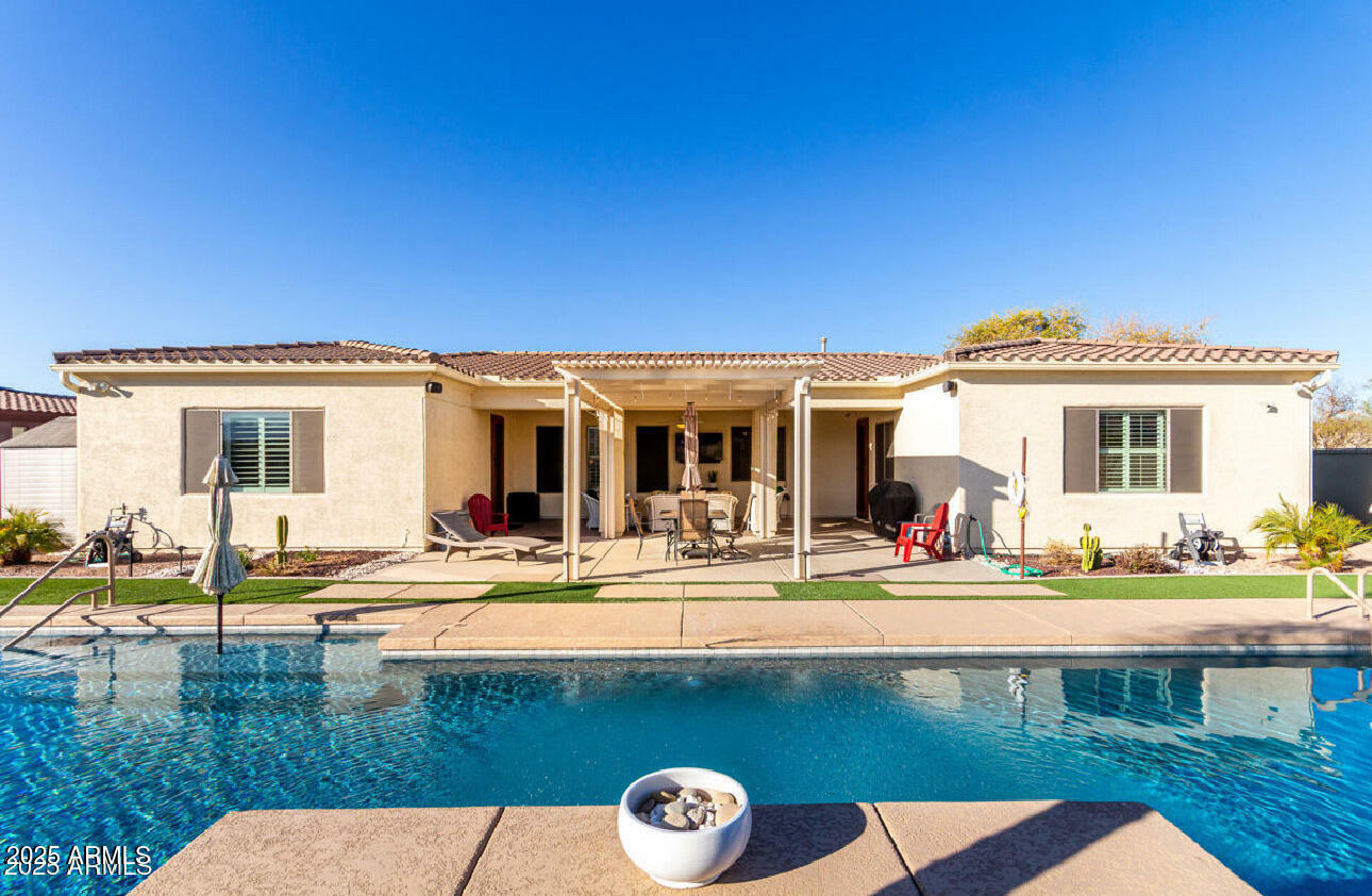 Property Photo: 3125 W Desert Lane AZ 85339