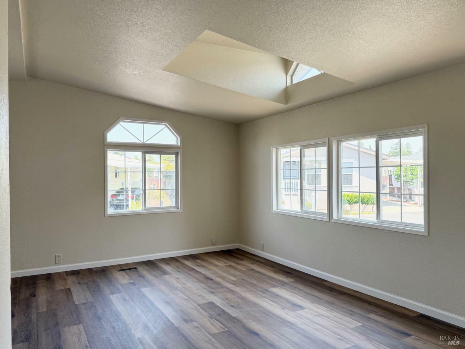 Property Photo:  220 Pear Lane  CA 95407 