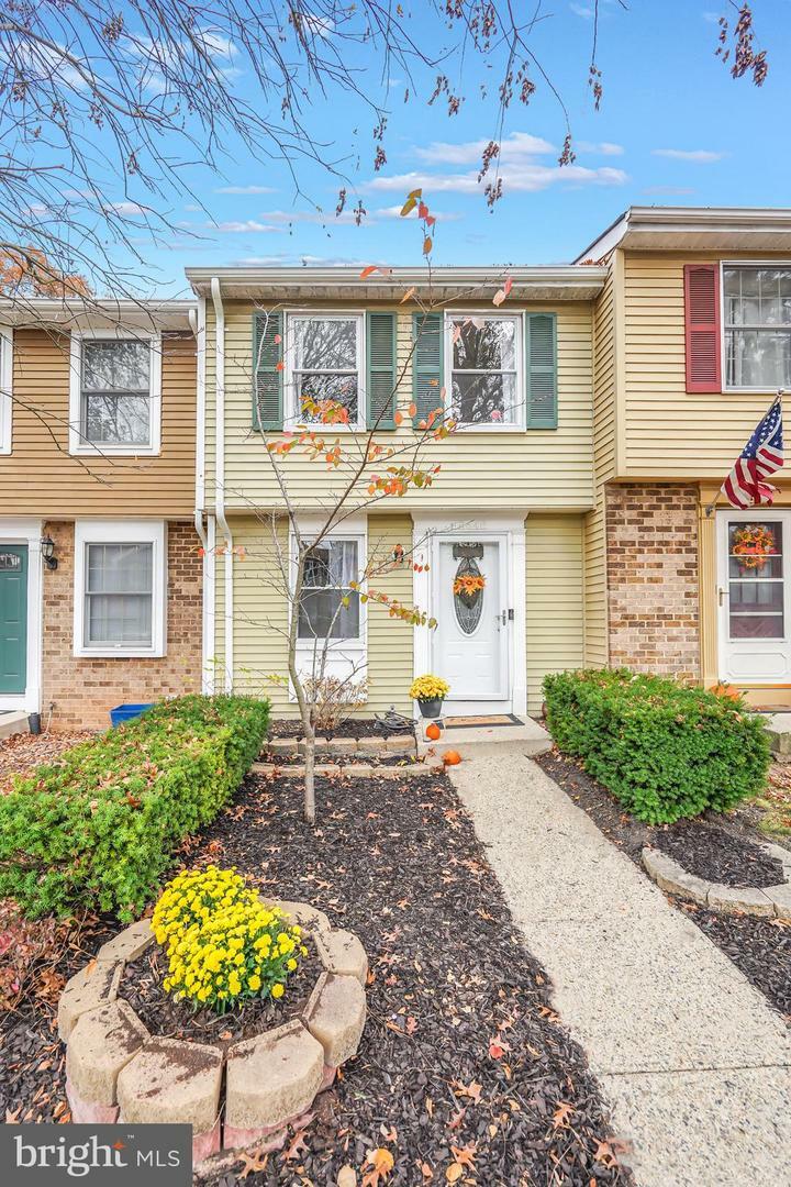 Property Photo: 13648 Forest Pond Court VA 20121