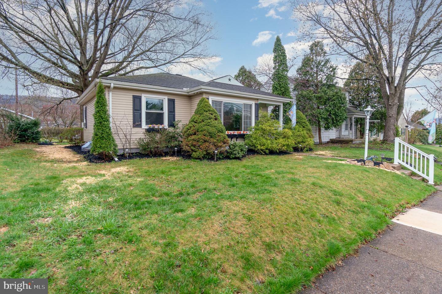 Property Photo: 868 Union Street PA 17061