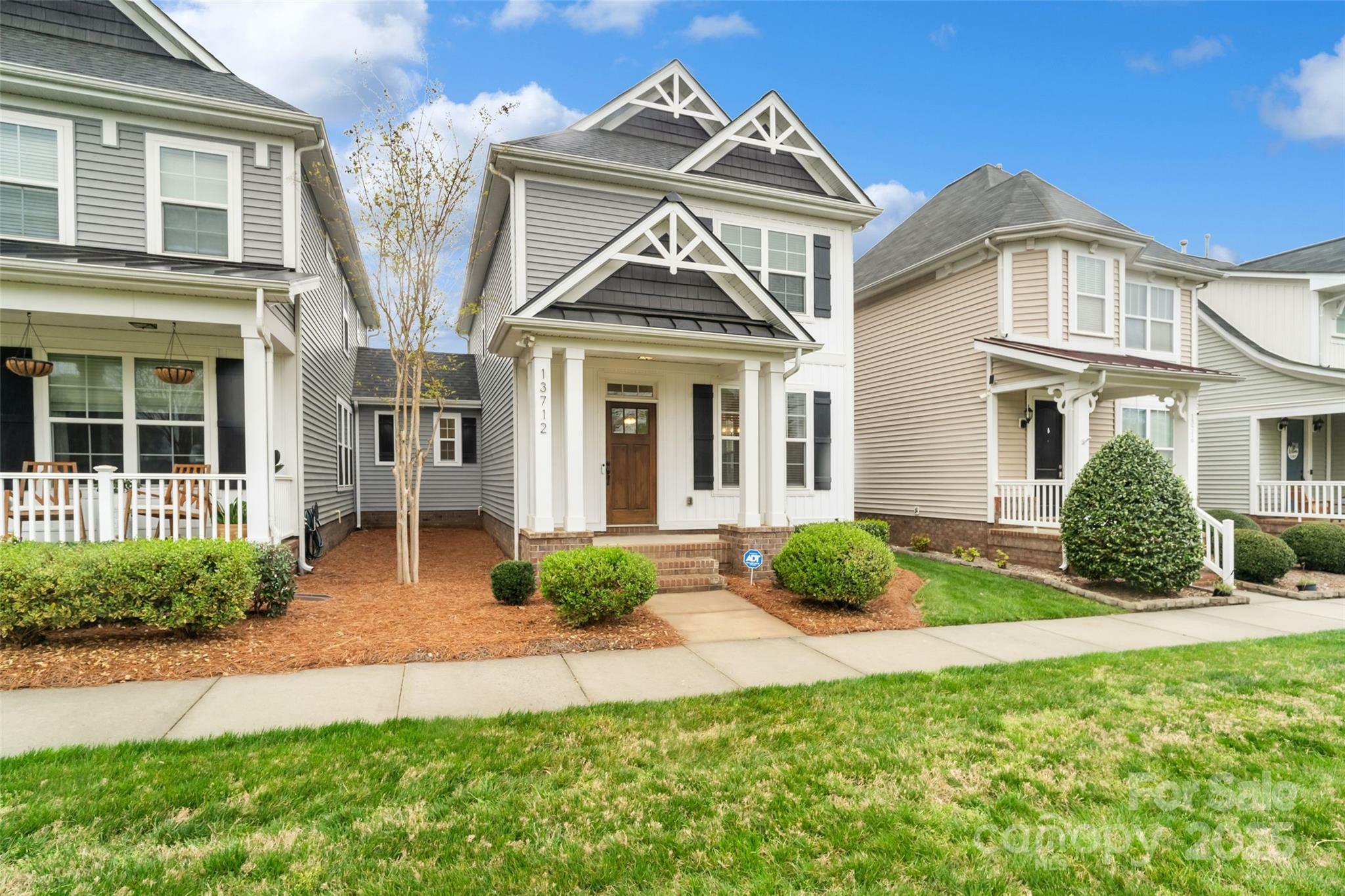 Property Photo: 13712 Bonnerby Court NC 28078