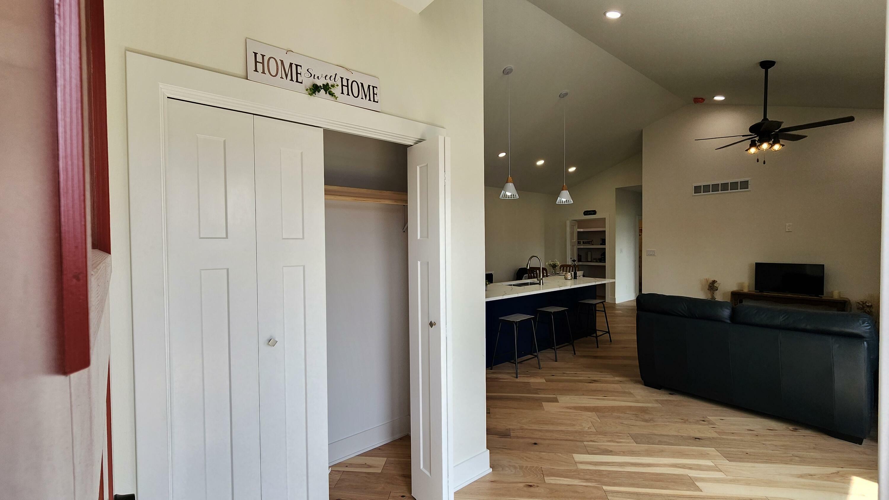 Property Photo: 714 Ringold Street IA 50036