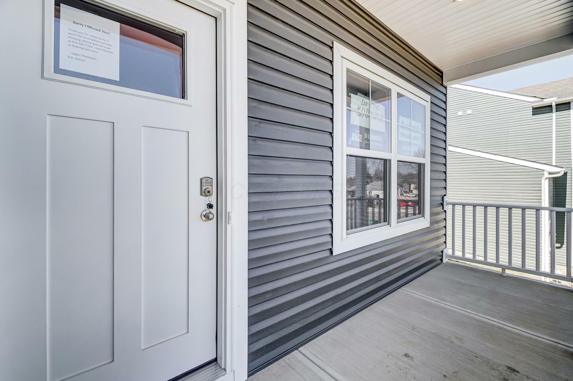 160 Oak Valley Ct  Newark OH 43055 photo