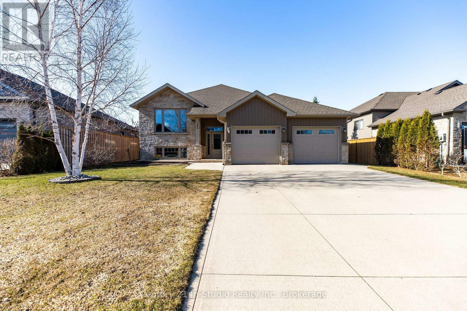 Property Photo:  392 Peirson Avenue  ON N0H 2C1 