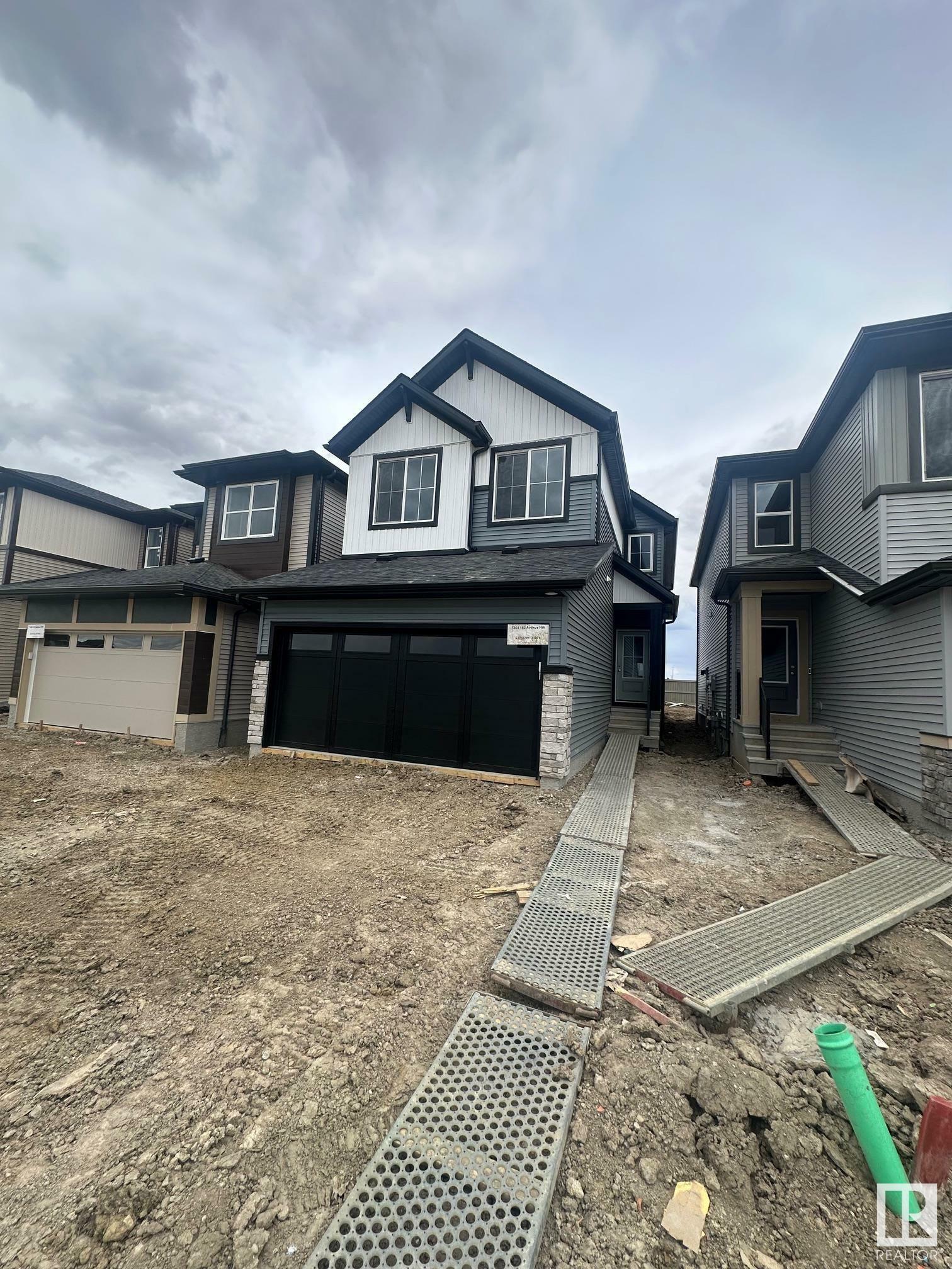 Photo de la propriété: 7364 182 Avenue NW AB T5Z 0L5