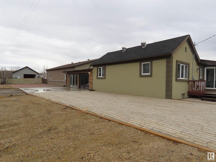 57013 RR 70  Rural Lac Ste. Anne County AB T0E 2A0 photo