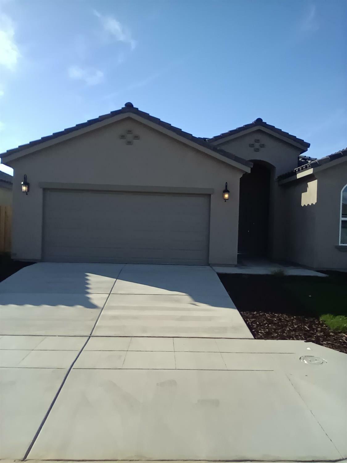 15956 W Dylan Avenue  Kerman CA 93630 photo