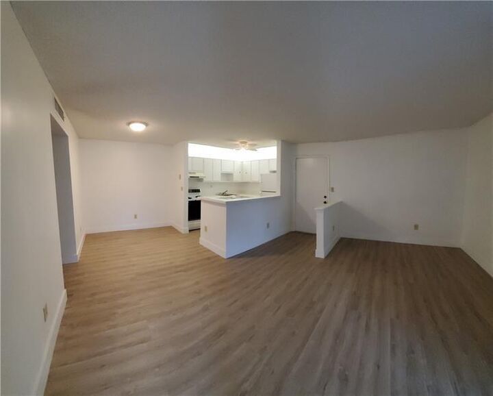 Property Photo: 10875 W Clairmont Cir 111 FL 33321