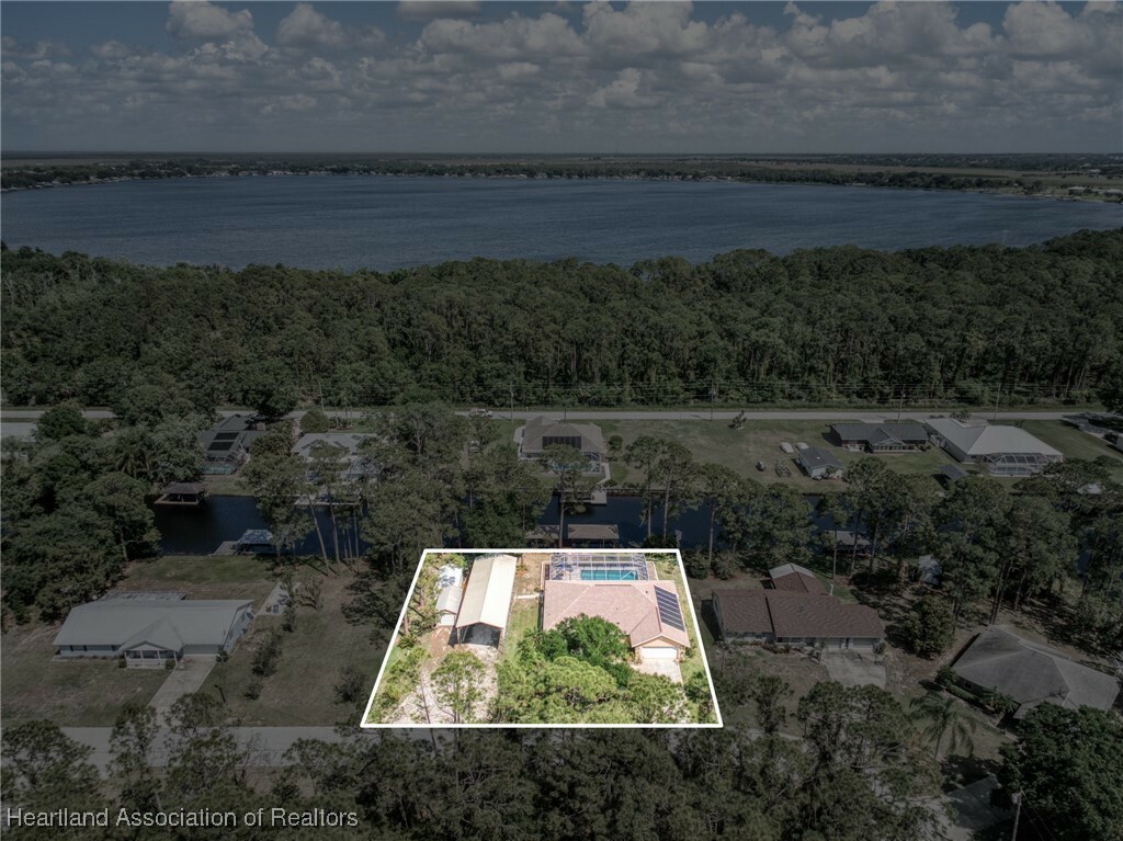 Property Photo: 1045 Winter Green Street FL 33852