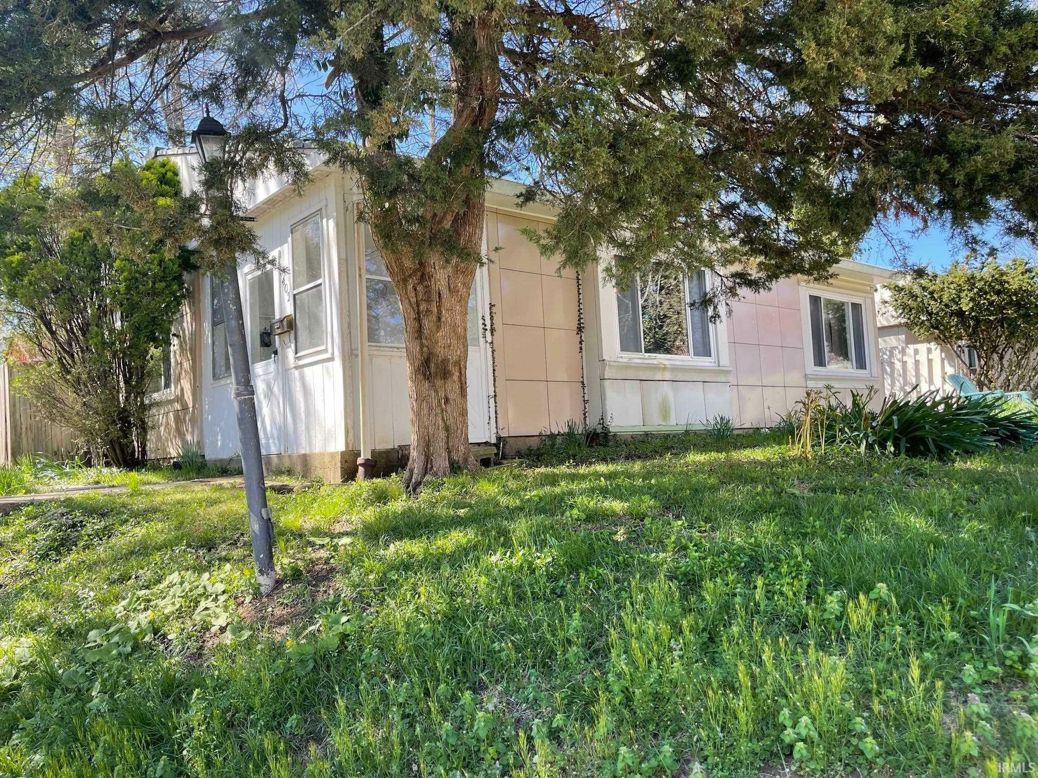Property Photo: 402 S Highland Avenue IN 47401