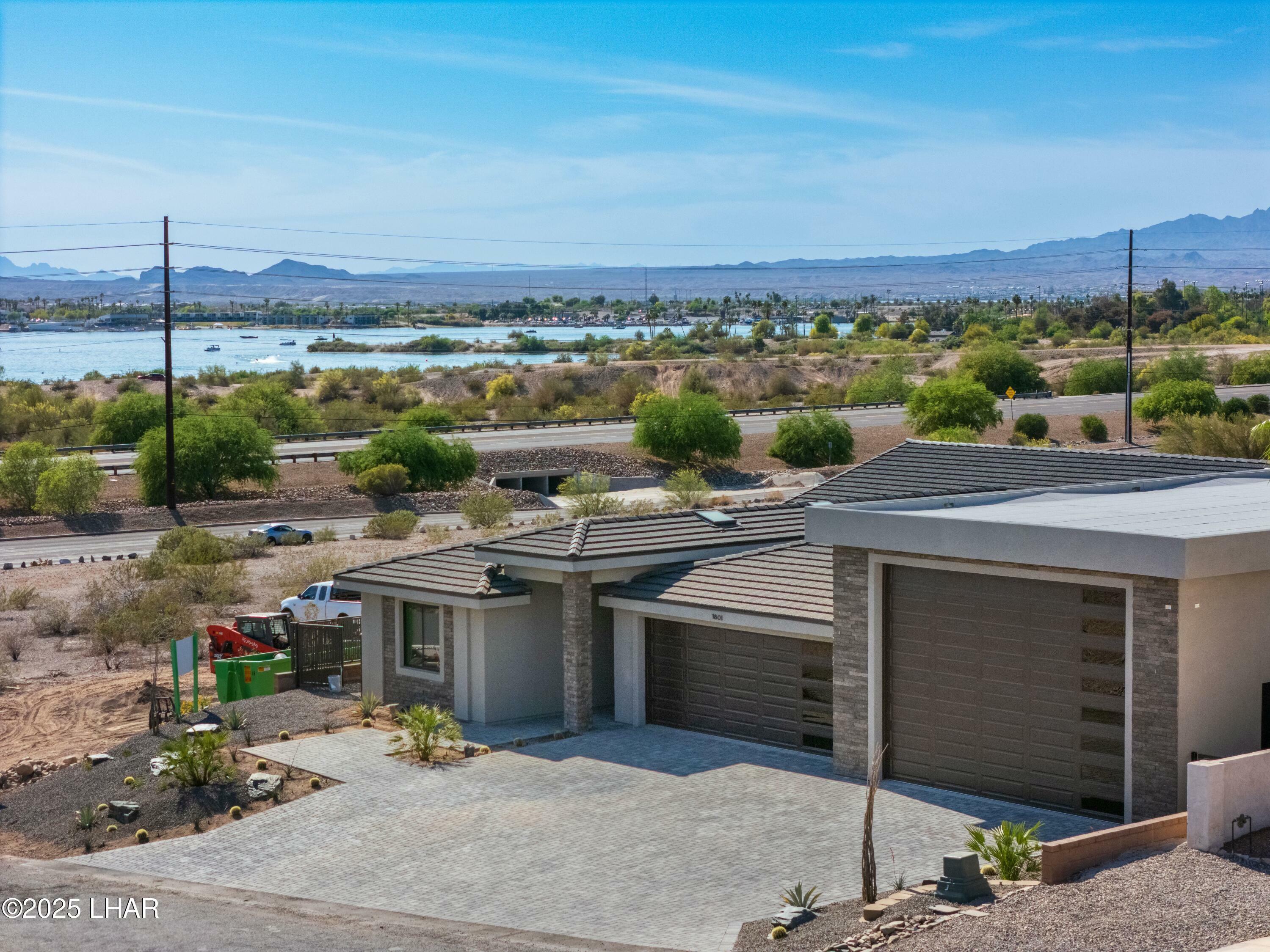 Property Photo: 1801 Chip Dr AZ 86406