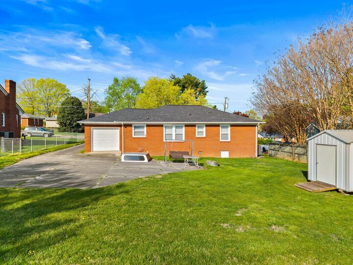 Property Photo: 411 Ash Street TN 37813