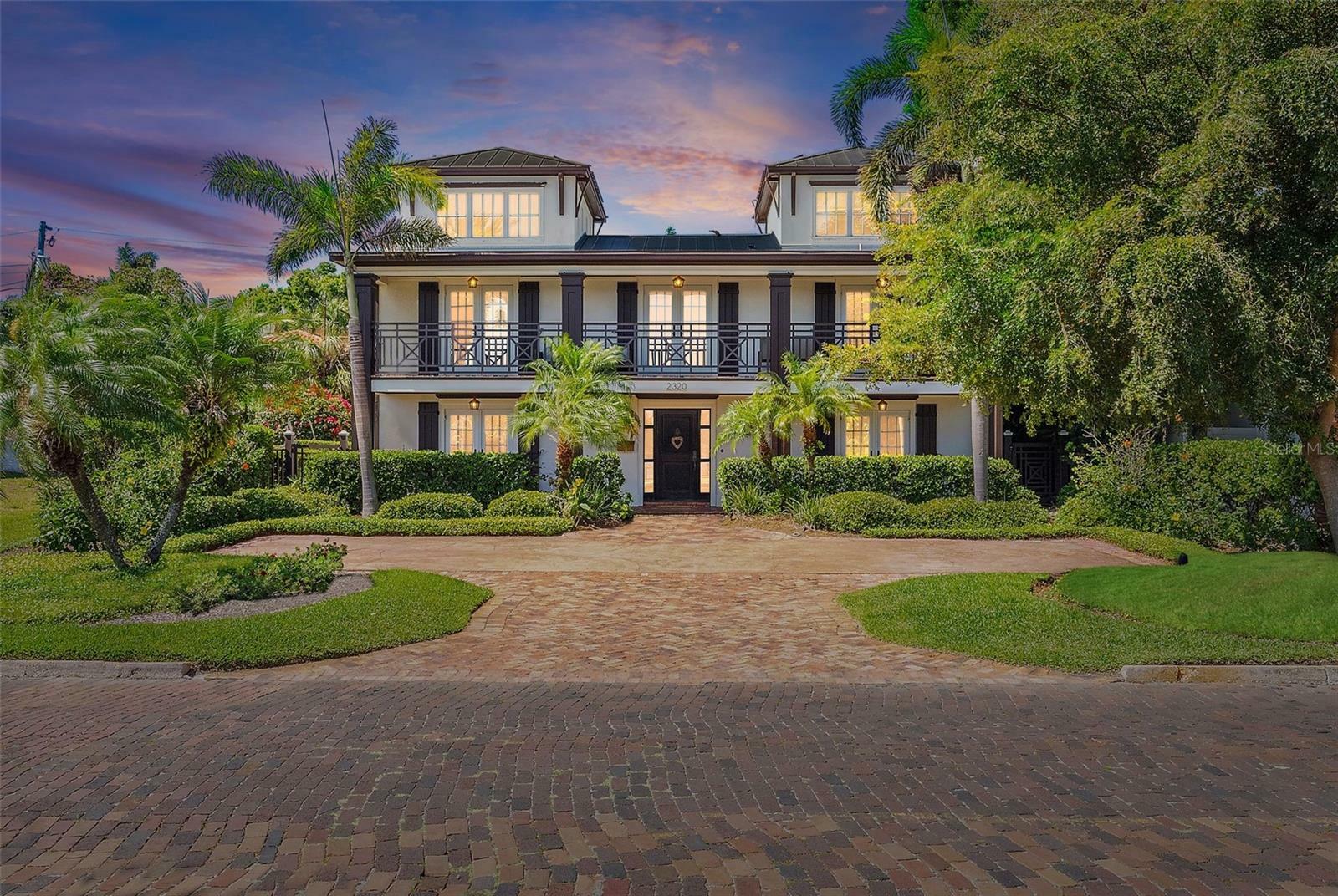 Property Photo: 2320 Coffee Pot Boulevard NE FL 33704
