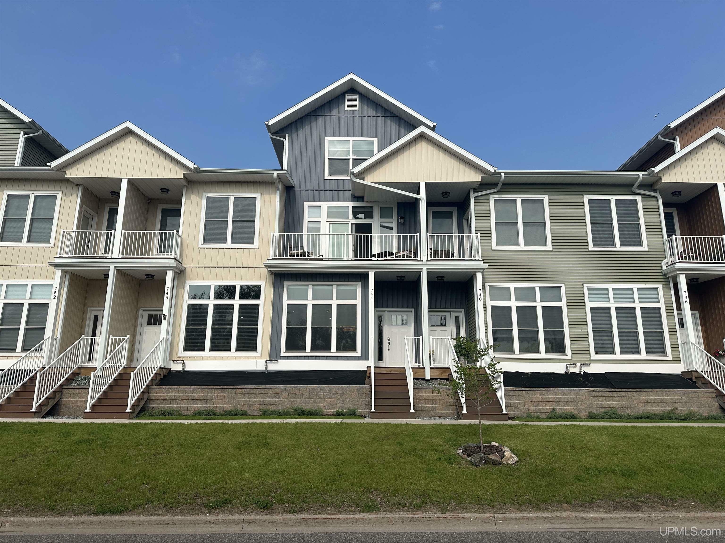 744 S Lakeshore Boulevard 15  Marquette MI 49855 photo
