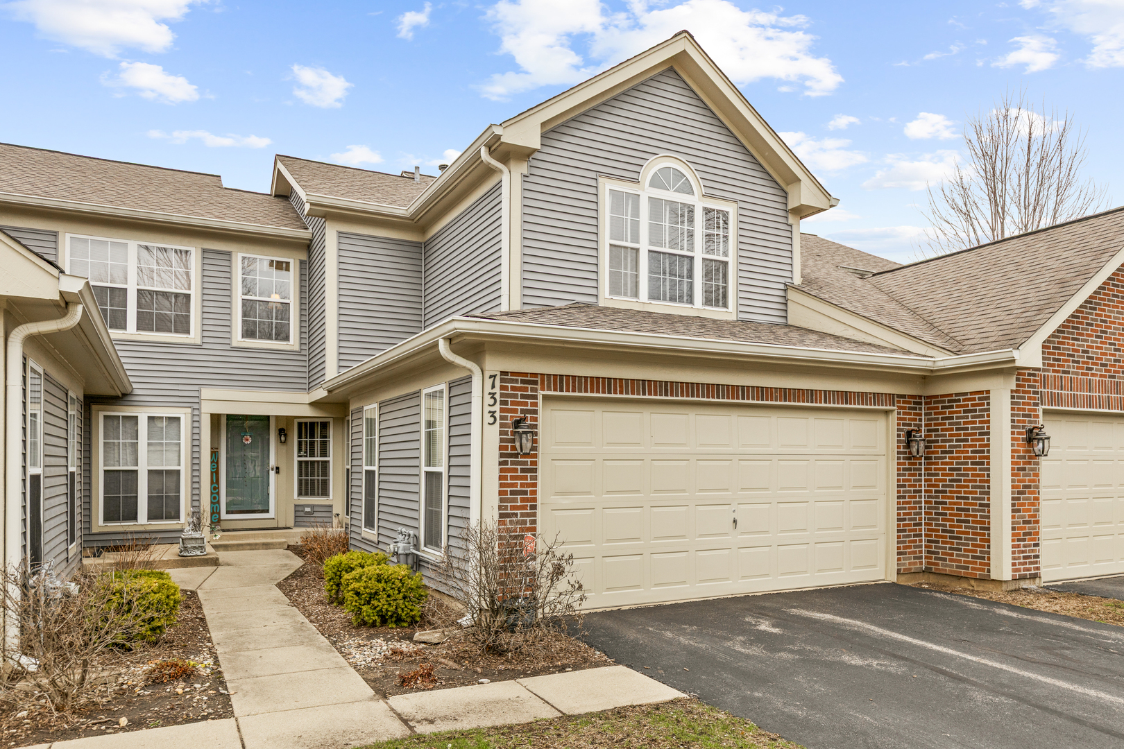 Property Photo:  733 Bent Ridge Lane  IL 60120 