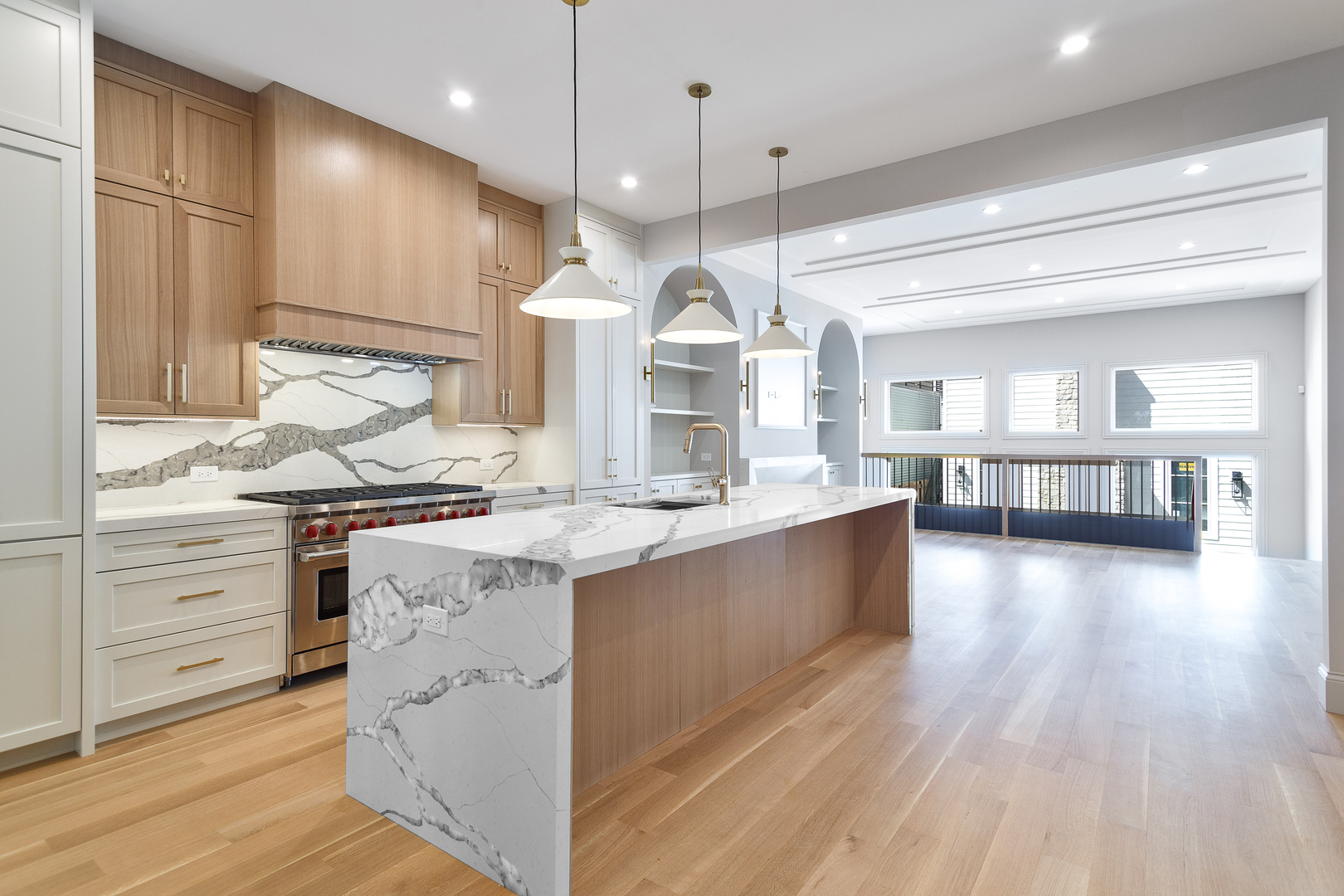 Property Photo: 4156 N Leavitt Street IL 60618