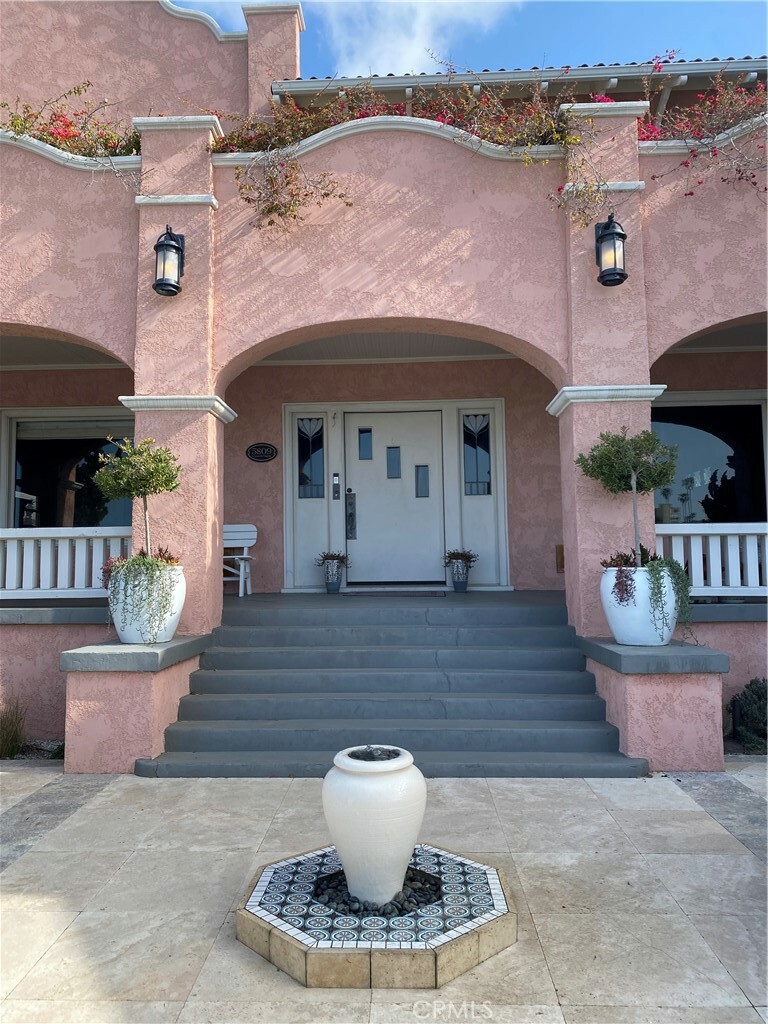 Property Photo: 5809 E Corso Di Napoli CA 90803