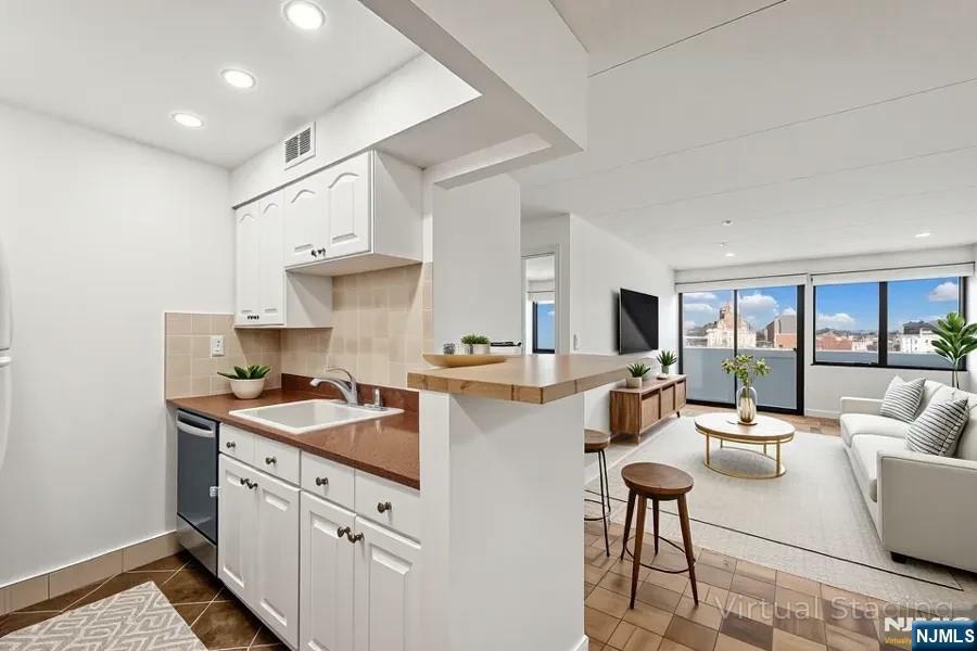 Property Photo: 1600 Center Avenue 7D NJ 07024