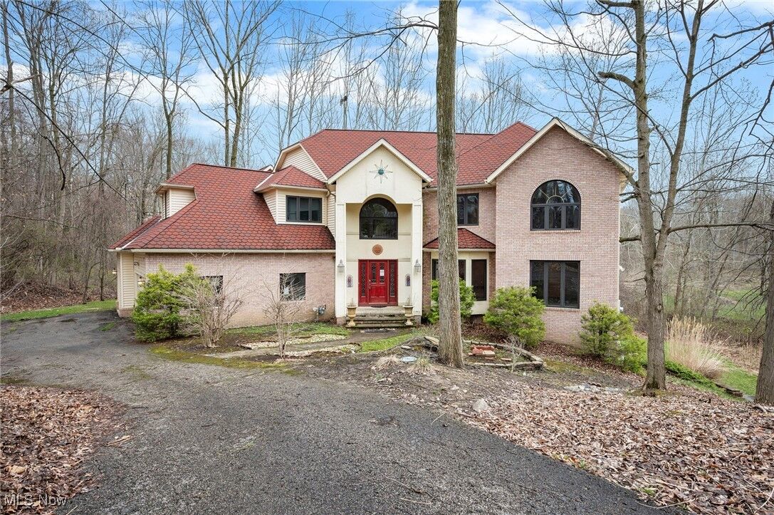 Property Photo: 6100 Loch Lomond Court OH 44139