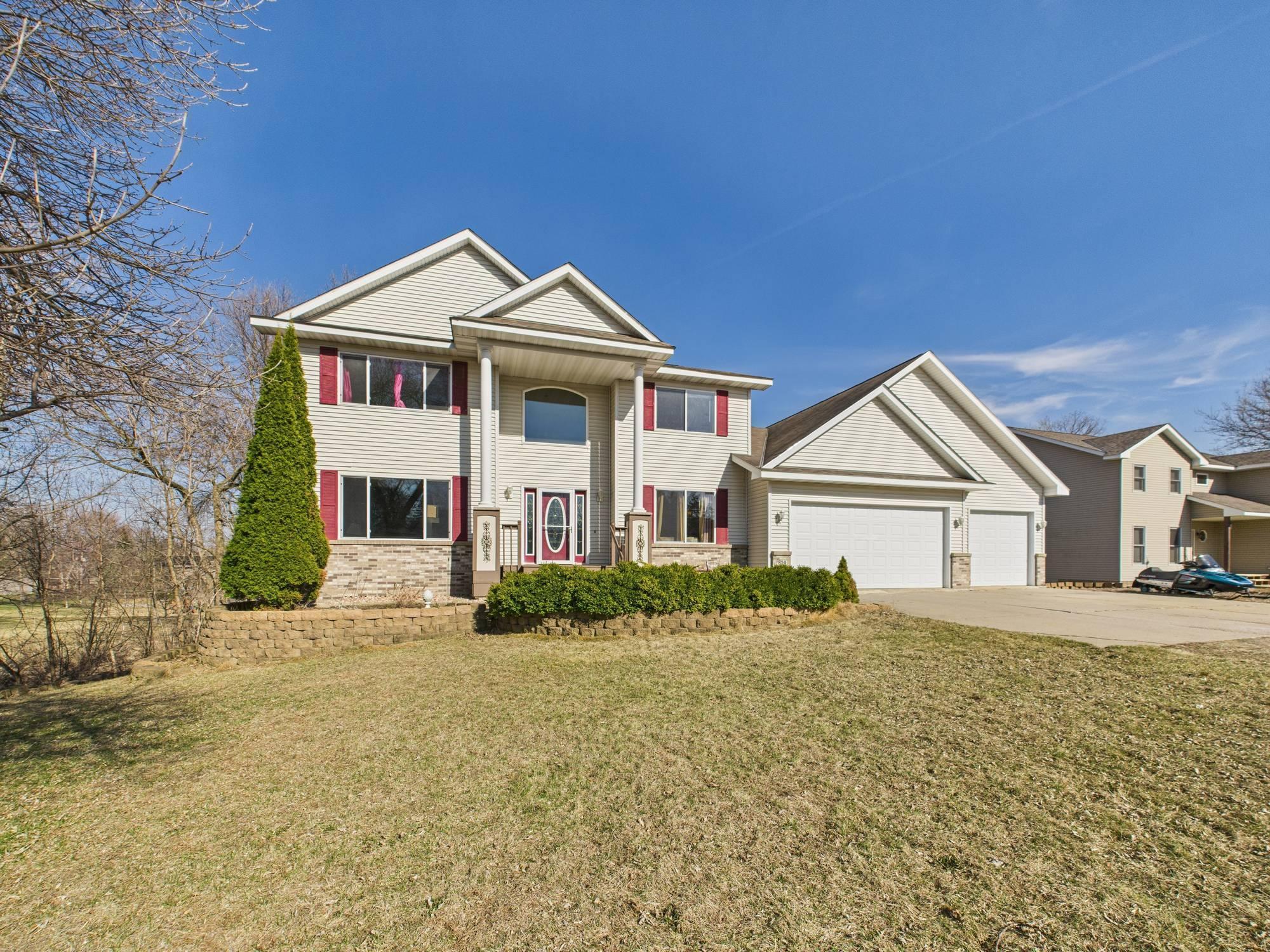 Property Photo: 814 3rd Avenue SW MN 56374