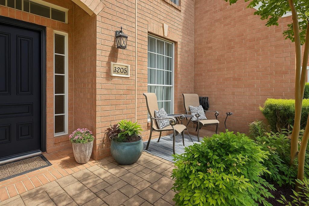 Property Photo: 3205 Summit Court TX 76051