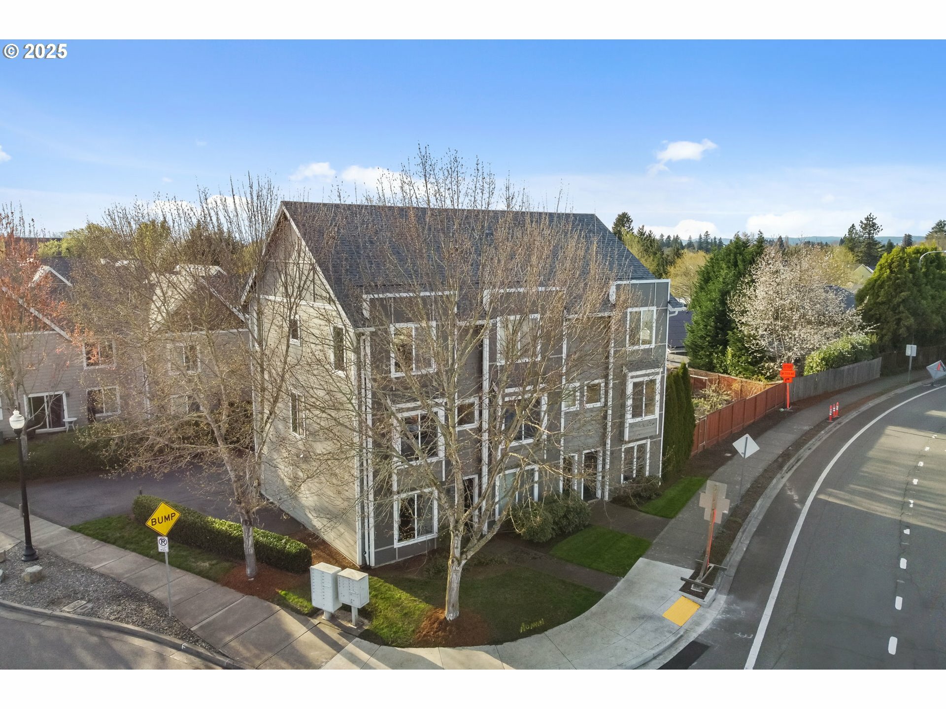Property Photo: 895 SW 170th Ave OR 97006